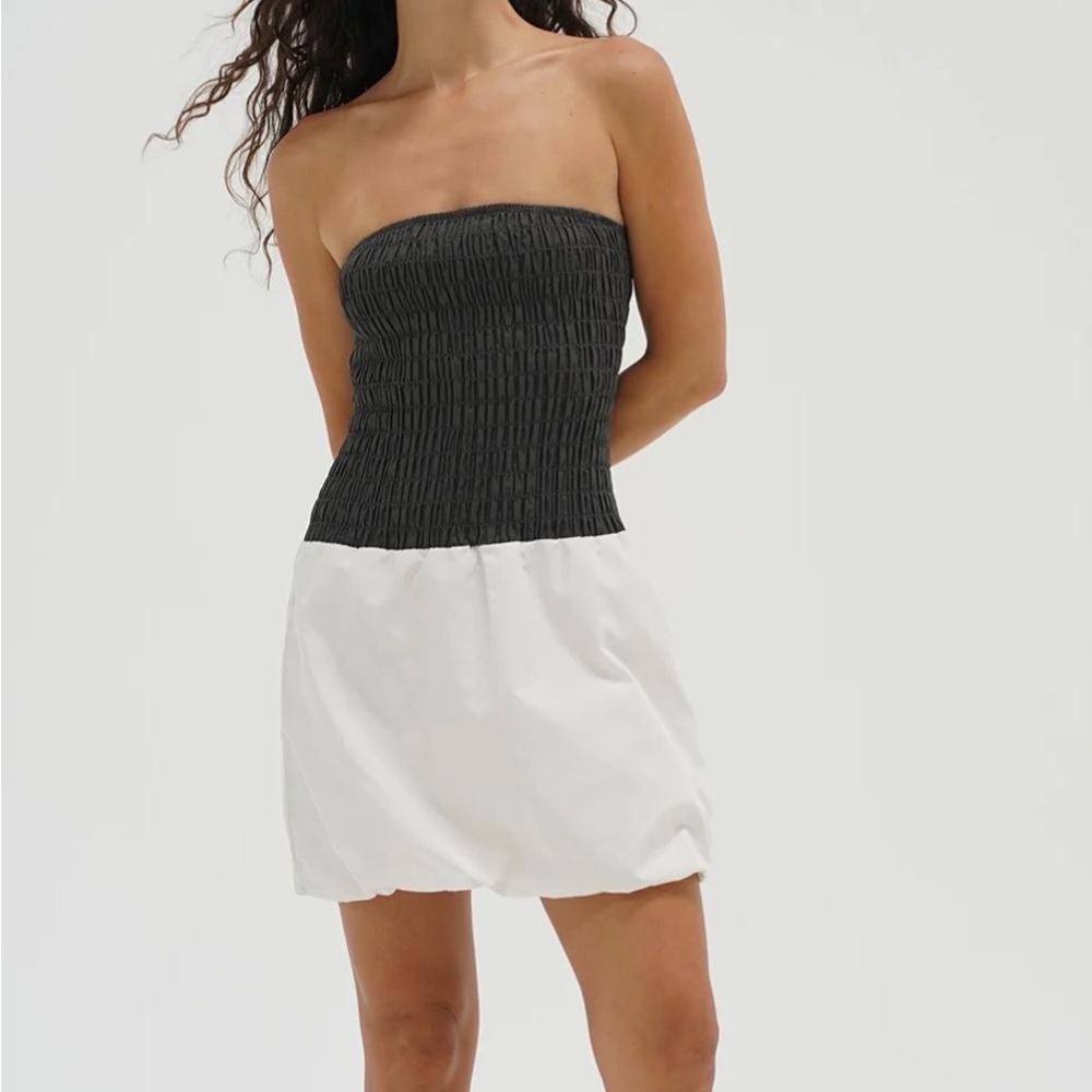 NWT LNA Revolve Black Smocked Bodice White Mini Dress Elsie Vapor Skirt Tube